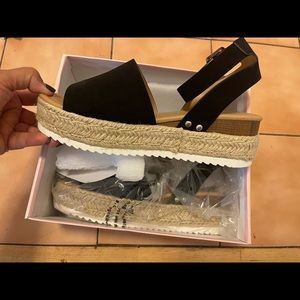 Tilly’s Soda sandals